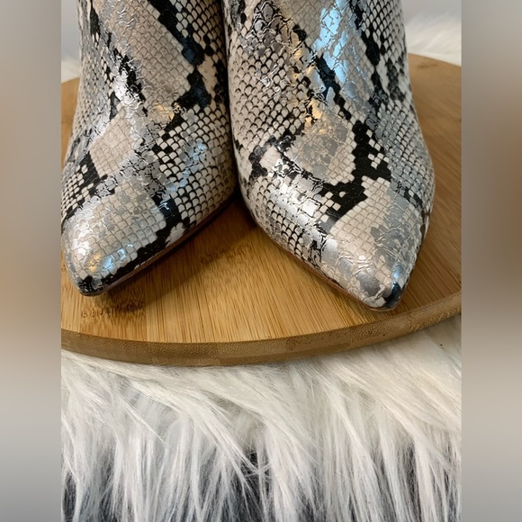 ALDO Black and Cream Snakeskin Mules - Picture 12 of 12